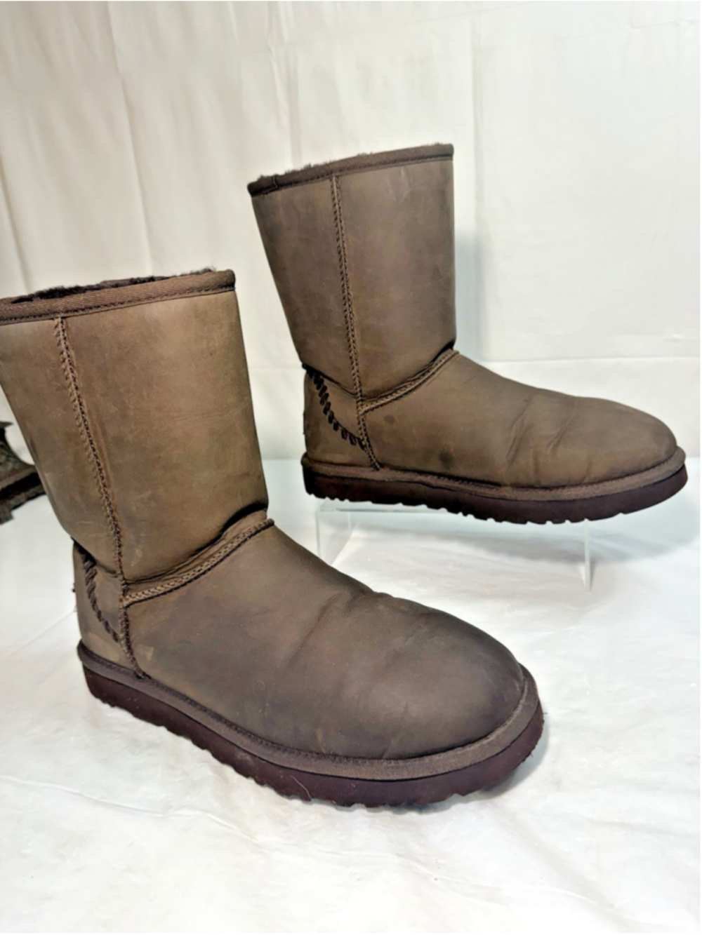 UGG 1008558 CLASSIC SHORT DECO STOUT BROWN WATERPROOF LEATHER Sz 9 new